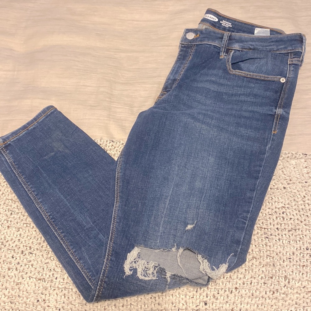 Women's Distressed Medium Wash Jeans